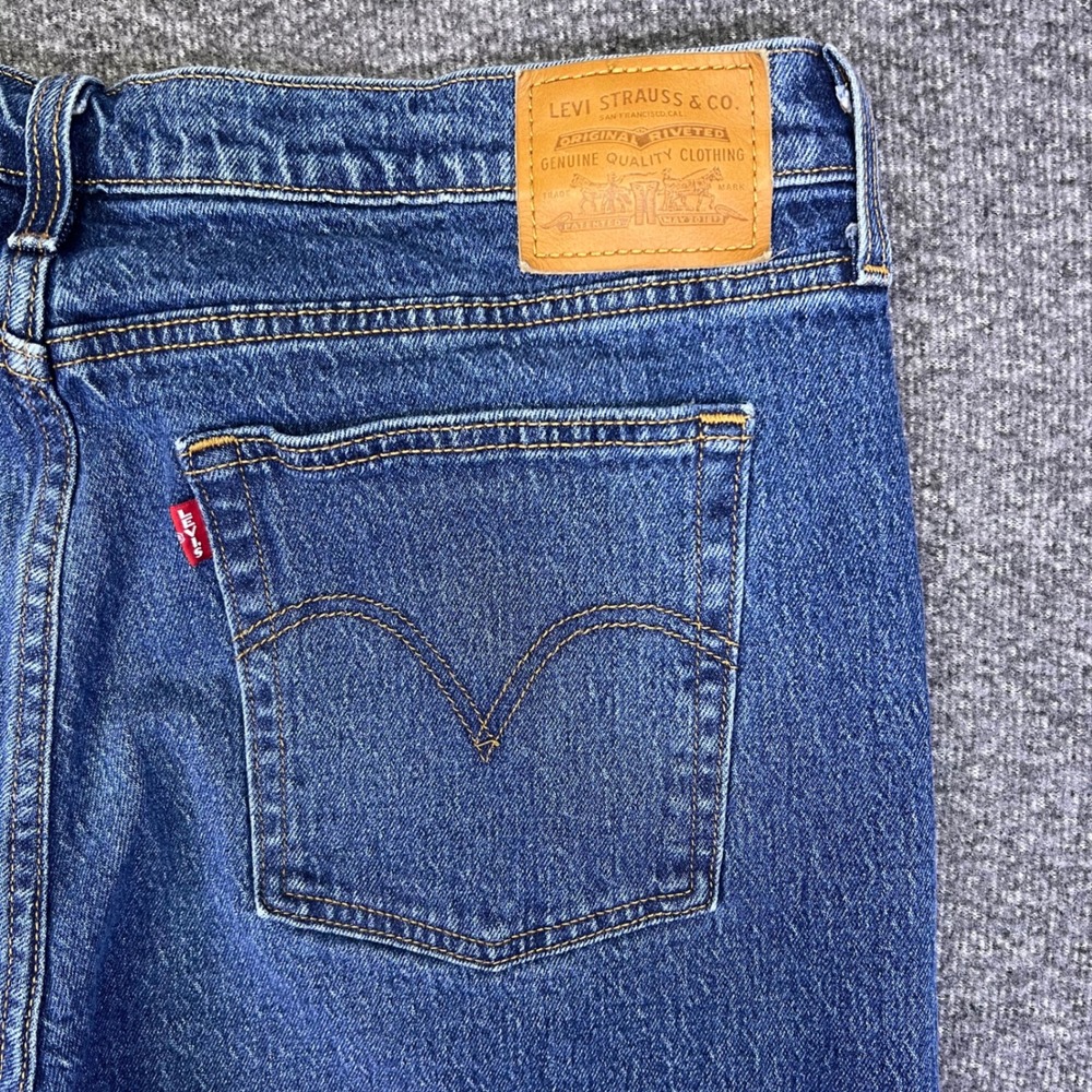 Levis Premium Jeans Womens 34x25 Blue Wedgie Straight High Rise Button Fly Denim - Picture 12 of 16